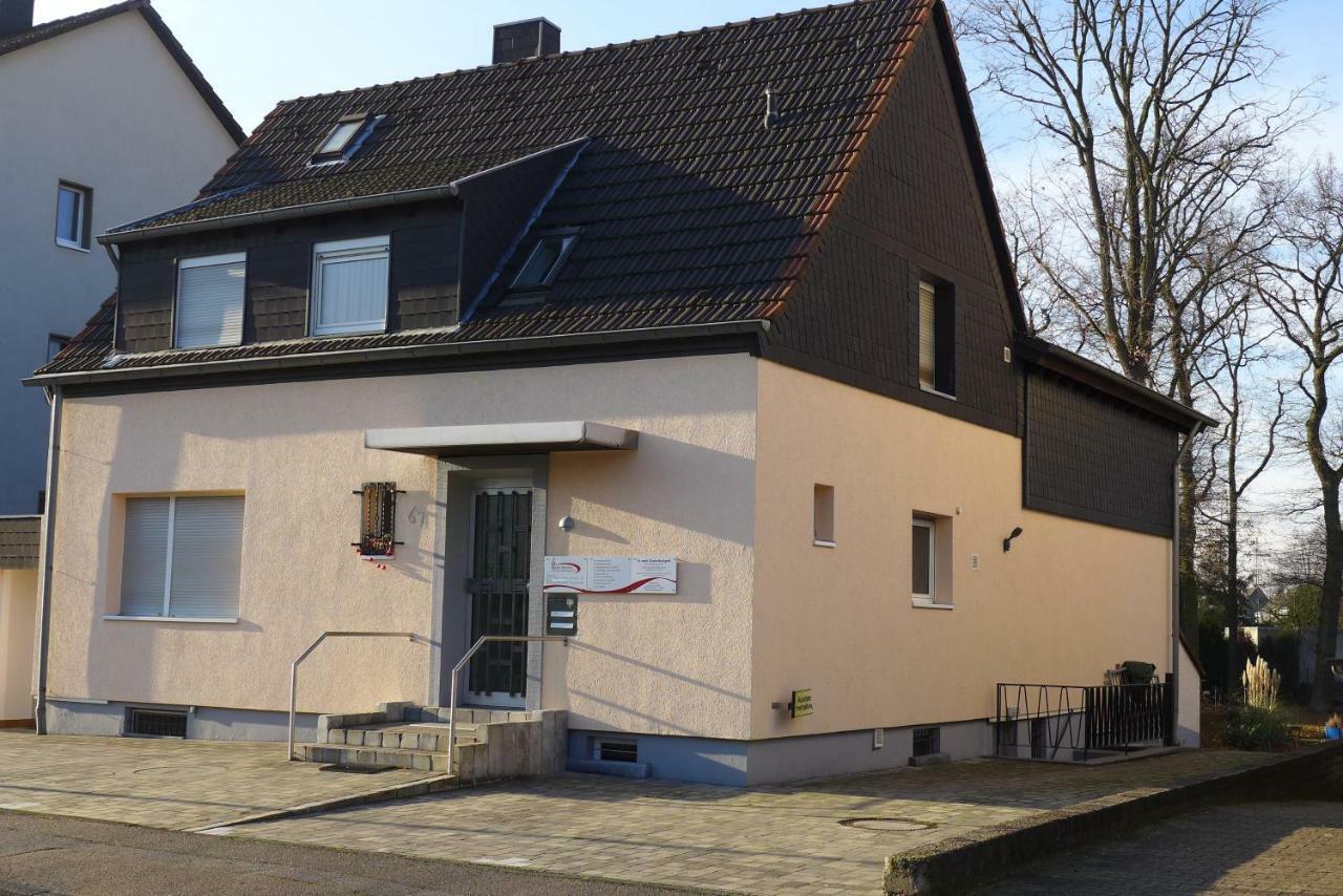 Messe Cgn/Dus Grossraeumige Wohnung In Guter Verkehrslage Leverkusen Kültér fotó