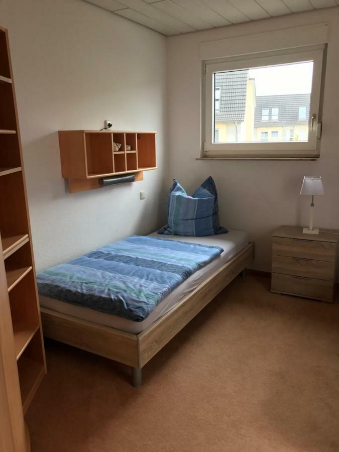 Messe Cgn/Dus Grossraeumige Wohnung In Guter Verkehrslage Leverkusen Kültér fotó